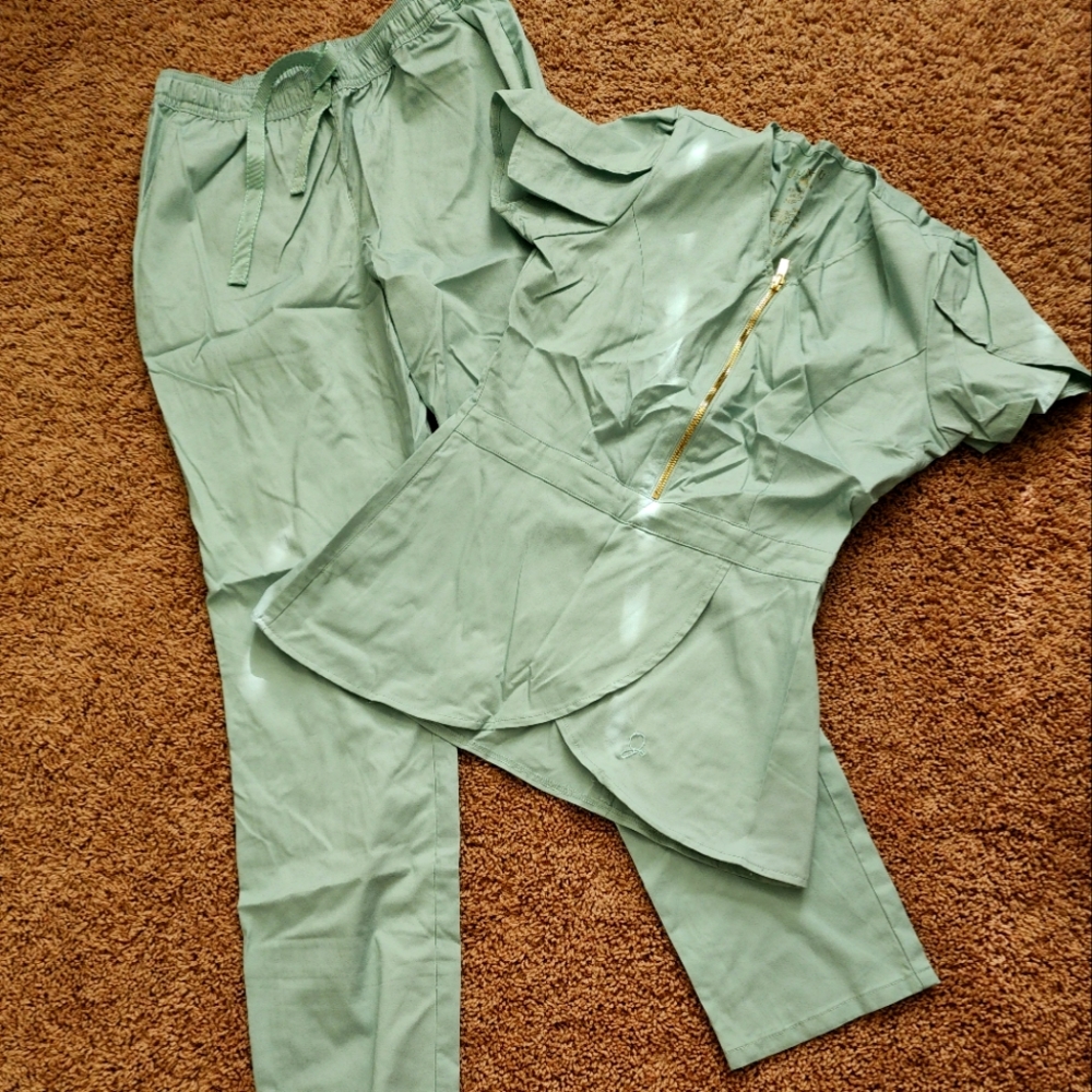 Jaanuu scrubs